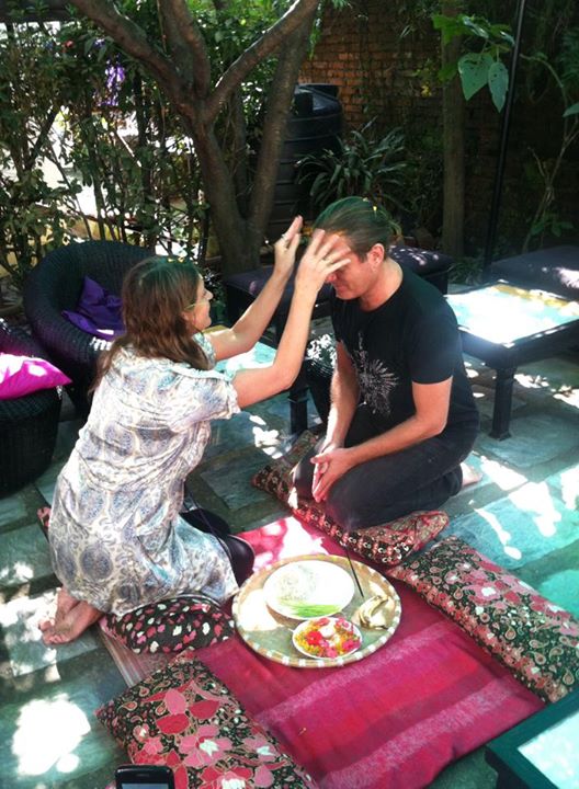 Annette gives T a Tika