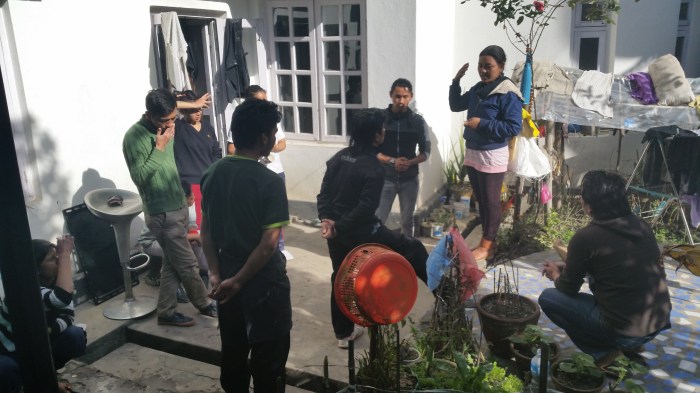 10 days ago I saw that we didn't have any bookings at all at the hotel for the up-coming Saturday (last Saturday). The second time EVER in 4 years! We suggested to Dorje to close Tings after lunch and arranged a staff party. She liked the idea. A couple of hours later we got a booking for 4 rooms in 4 days. Too big busienss to say no to. Instead we told the guests about our plan and that they were more than welcome to stay on the top floor and have food from outside 'on the house'. No problems - they said. We eat outside... So Saturday after lunch Dorje got everybody together and told the news... :-) Staff Party 1