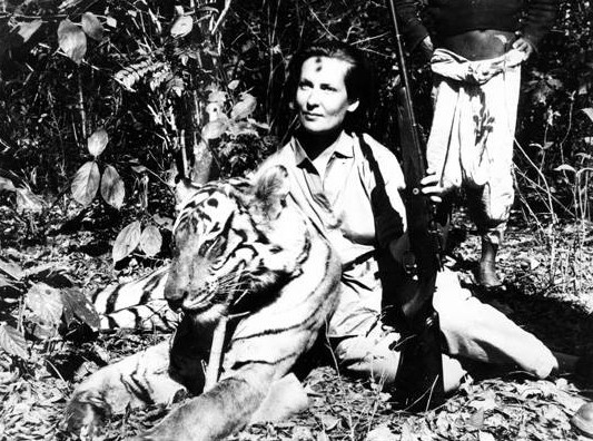 Tiger Tops (Mette Rolff w Tiger).jpg